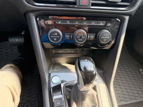 Certified 2024 Volkswagen Taos SE AWD/4WD image 30