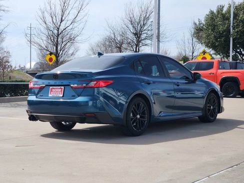 Used 2026 Toyota Camry SE w/ Convenience Package image 3