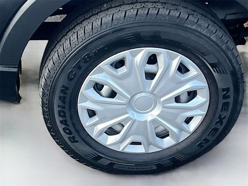 Used 2020 Ford Transit 250 Medium Roof w/ Load Area Protection Package image 27