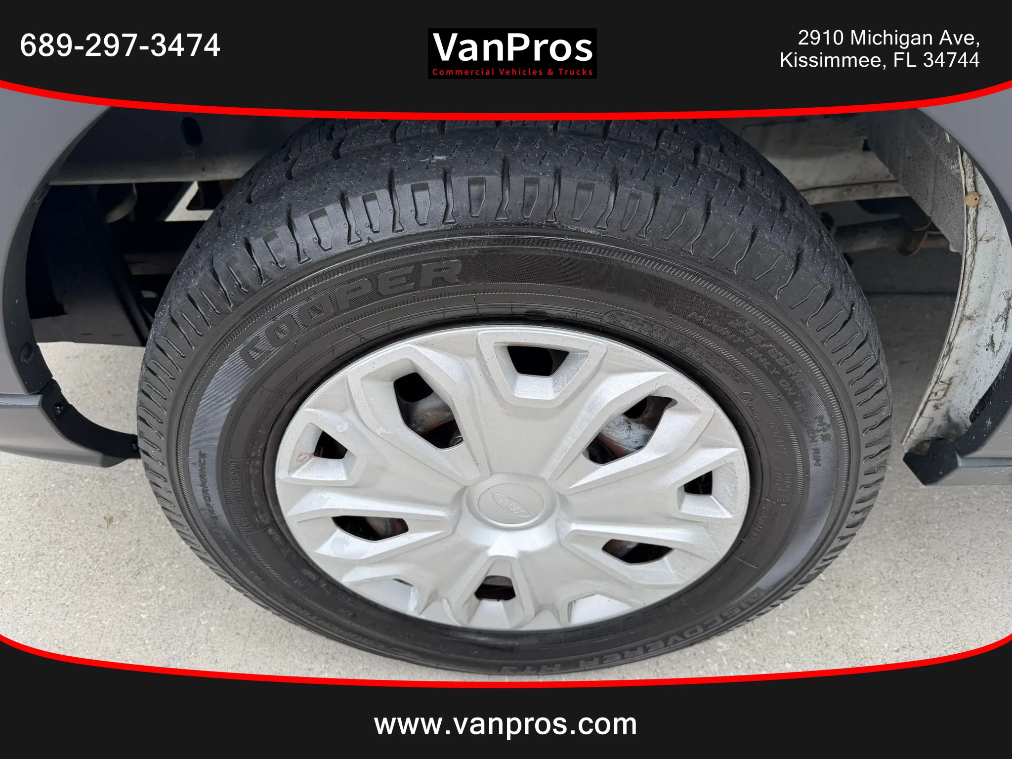 Used 2018 Ford Transit 250 148 Medium Roof RWD image 17