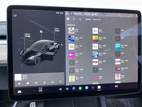 Used 2022 Tesla Model Y Performance image 20