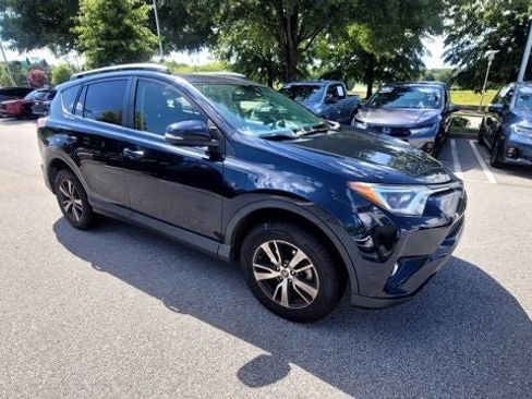 Used 2018 Toyota RAV4 XLE FWD image 1