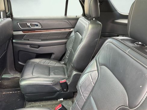 Used 2017 Ford Explorer Platinum AWD/4WD image 27