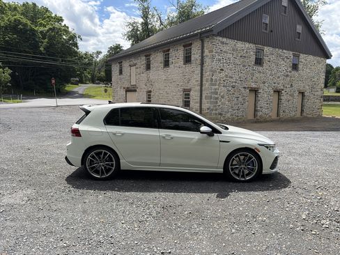 Used 2024 Volkswagen Golf R AWD/4WD image 4