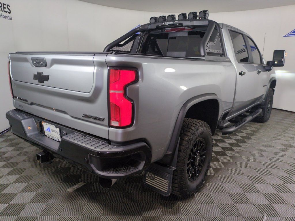 Used 2026 Chevrolet Silverado 2500 ZR2 AWD/4WD image 8