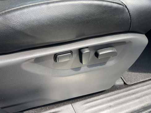 Used 2024 Nissan Armada SL w/ Captain's Chairs Package RWD image 21
