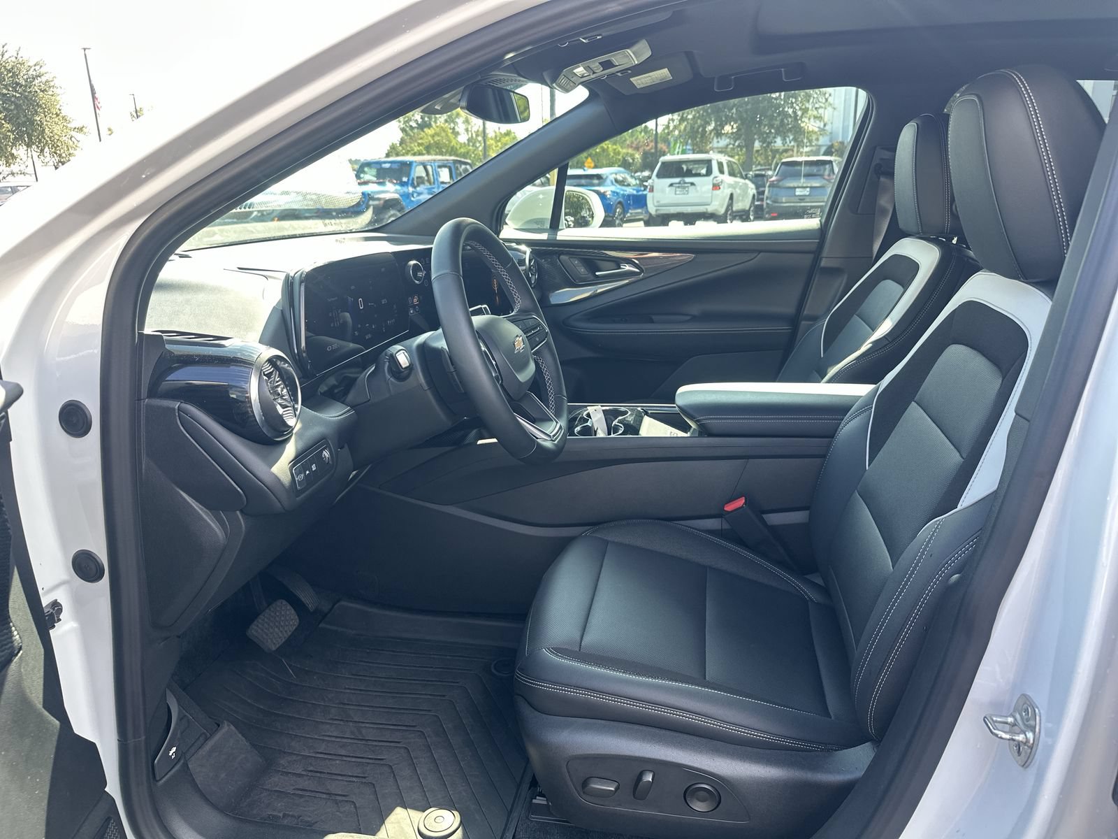 Used 2024 Chevrolet Blazer EV LT AWD/4WD image 16