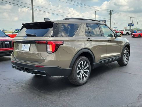 New 2026 Ford Explorer ST-Line AWD/4WD image 4