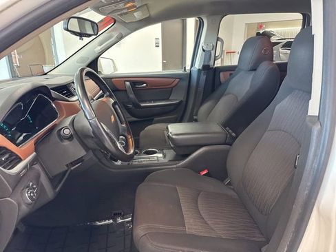 Used 2015 Chevrolet Traverse LT image 15