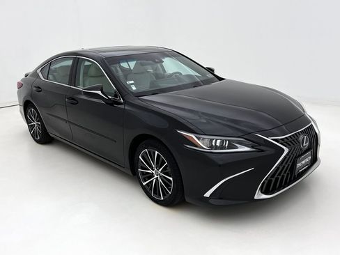 Certified 2022 Lexus ES 350 w/ Premium Package image 6