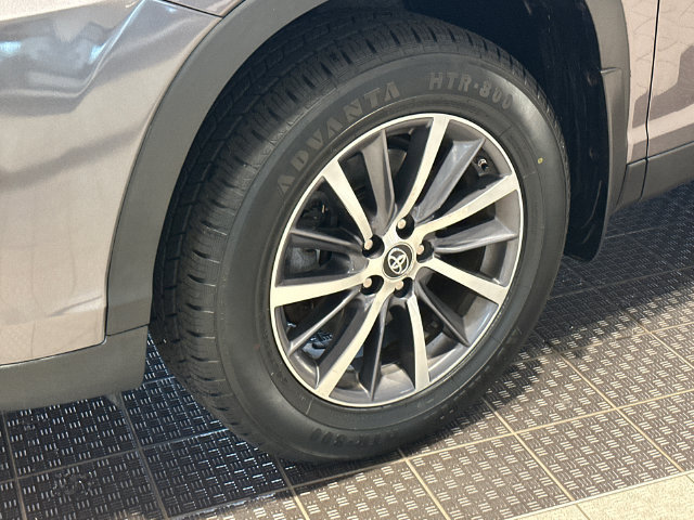 Used 2019 Toyota Highlander XLE AWD/4WD image 8