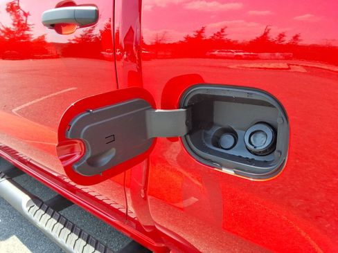 Certified 2025 Chevrolet Silverado 1500 Custom w/ Turbomax Blackout Package image 13