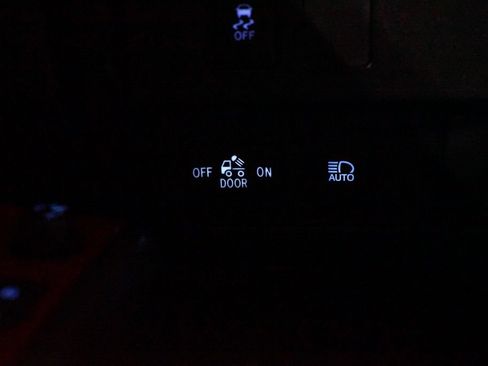 Certified 2021 Toyota Tacoma SR5 RWD image 22
