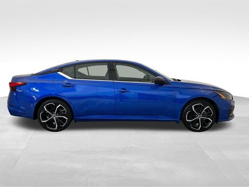 Used 2025 Nissan Altima 2.5 SR FWD image 7