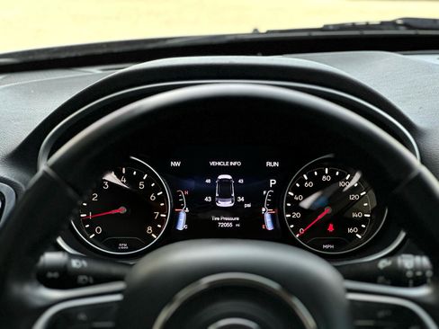 Used 2018 Jeep Compass Latitude w/ Popular Equipment Group image 18