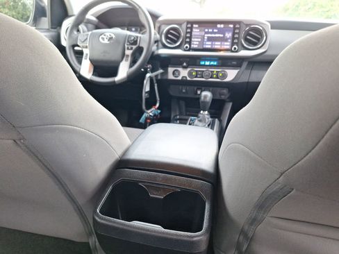 Used 2022 Toyota Tacoma SR5 RWD image 31