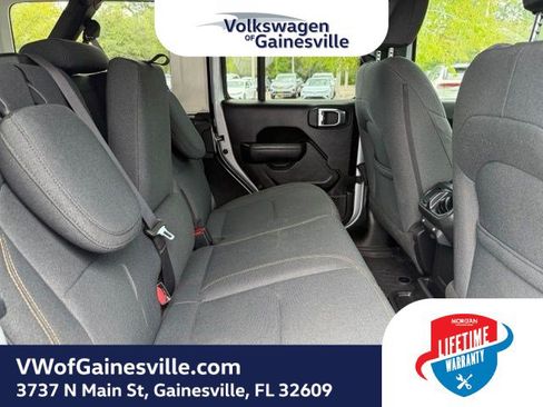 Used 2024 Jeep Wrangler Unlimited w/ Convenience Group AWD/4WD image 8