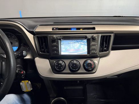 Used 2014 Toyota RAV4 LE AWD/4WD image 12