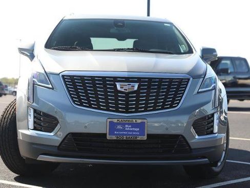 Used 2023 Cadillac XT5 Premium Luxury AWD/4WD image 2