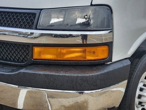Used 2025 Chevrolet Express 3500 w/ Power Convenience Package image 15
