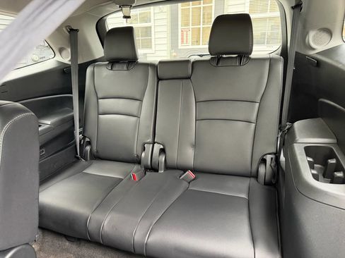Used 2020 Honda Pilot Touring image 30