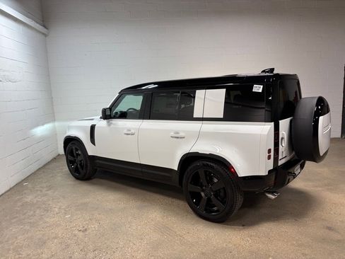 New 2026 Land Rover Defender 110 V8 AWD/4WD image 10