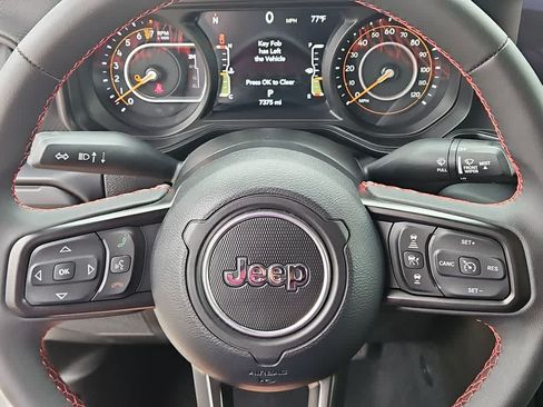 Used 2024 Jeep Gladiator Rubicon AWD/4WD image 19