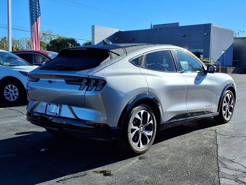 Used 2021 Ford Mustang Mach-E Premium image 4