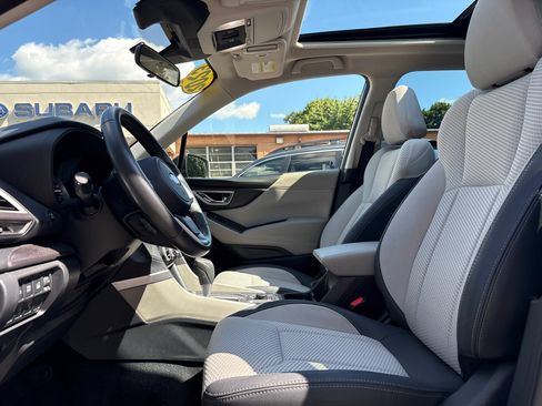 Used 2023 Subaru Forester Premium AWD/4WD image 24
