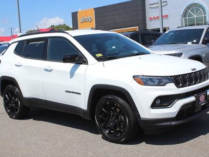 Used 2025 Jeep Compass Latitude w/ Convenience Group
