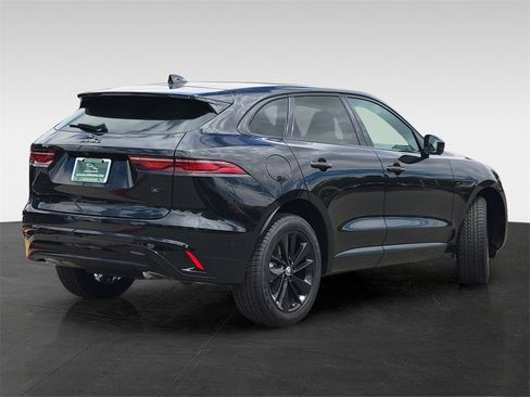 New 2026 Jaguar F-PACE R-Dynamic S image 4