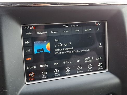 Used 2021 Jeep Grand Cherokee Laredo w/ Security & Convenience Group AWD/4WD image 16