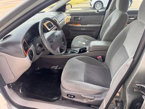 Used 2001 Ford Taurus SE FWD image 11