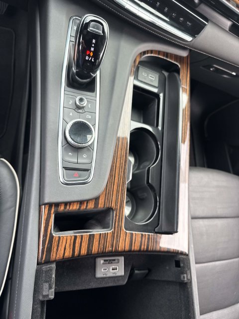 Used 2023 Cadillac Escalade Premium Luxury w/ Performance Package AWD/4WD image 28
