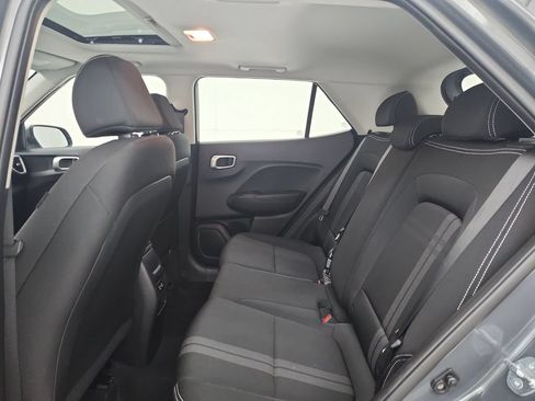 Used 2025 Hyundai Venue SEL FWD image 34