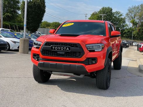 Used 2023 Toyota Tacoma TRD Pro AWD/4WD image 3