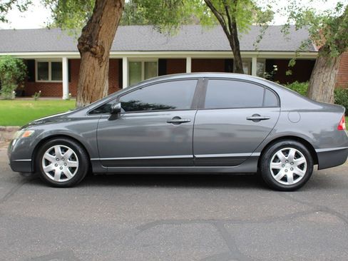 Used 2010 Honda Civic LX image 2