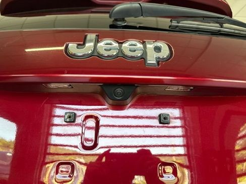 Used 2020 Jeep Grand Cherokee Limited w/ Premium Lighting Group AWD/4WD image 19