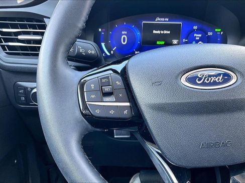 Used 2022 Ford Escape Titanium AWD/4WD image 11