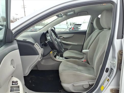 Used 2011 Toyota Corolla image 16