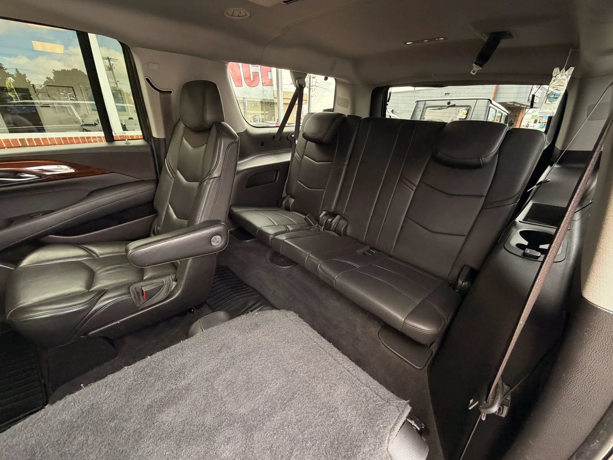 Used 2015 Cadillac Escalade ESV Luxury AWD/4WD image 12