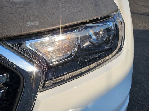Used 2022 Ford Ranger Lariat w/ Technology Package AWD/4WD image 12