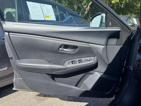 Used 2025 Nissan Sentra SV image 18