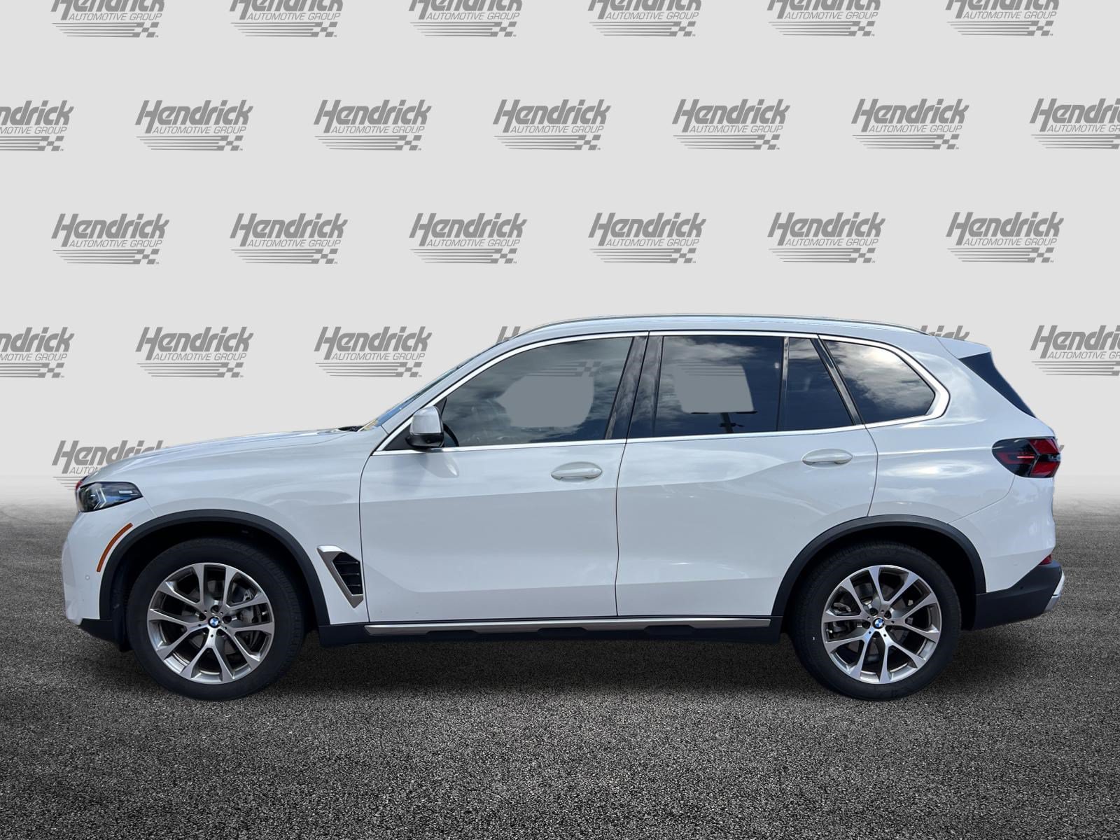 Used 2024 BMW X5 sDrive40i w/ Premium Package RWD image 7