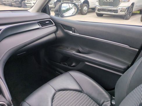 Used 2023 Toyota Camry SE w/ Convenience Package FWD image 17