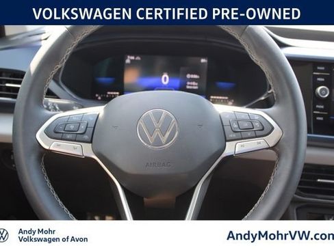 Used 2022 Volkswagen Taos SE w/ Panoramic Sunroof Package AWD/4WD image 30