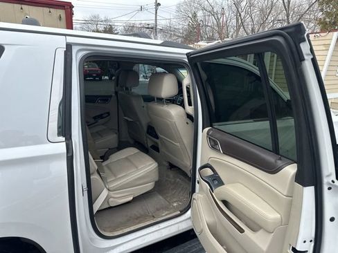 Used 2018 GMC Yukon XL Denali w/ Denali Ultimate Package AWD/4WD image 19