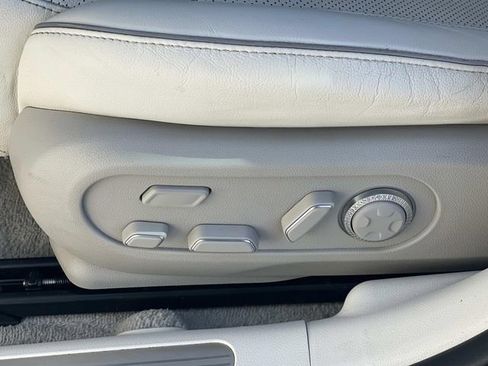 Used 2023 Genesis GV60 Advanced image 34