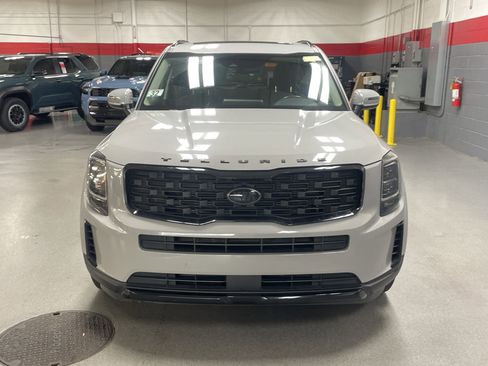 Used 2021 Kia Telluride EX w/ EX Premium Package AWD/4WD image 3