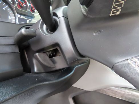 Used 2015 Chevrolet Tahoe LT AWD/4WD image 41